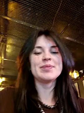 LazyTanukii 即時 XXX 聊天