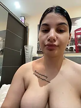 Samira30: онлайн-секс-чат