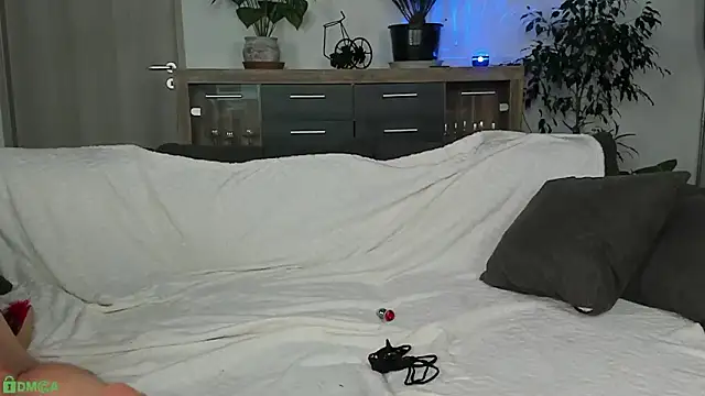 ShantallMilf's Live Sex Cam Show