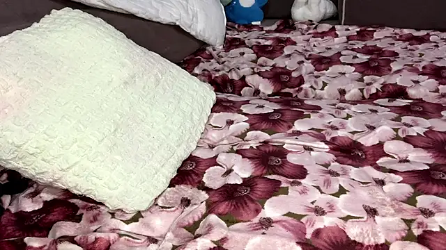 EmmibrilsonのライブXXXチャット