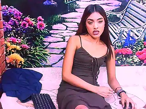 IndianPretty14u2Luv Adlı Modelin Canlı XXX Sohbeti