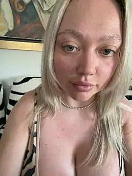 misstitmouseofficial's Live XXX Chat