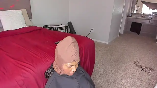 yiauanan Live XXX chat