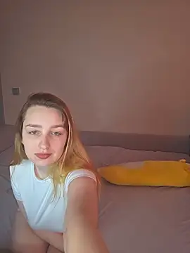 ToxyFoxyy's Live XXX Chat