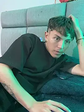 NaytonFreeman live XXX chat