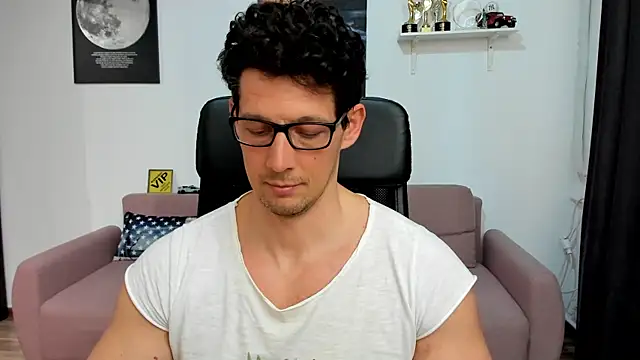 BrutusK08 网络视讯表演