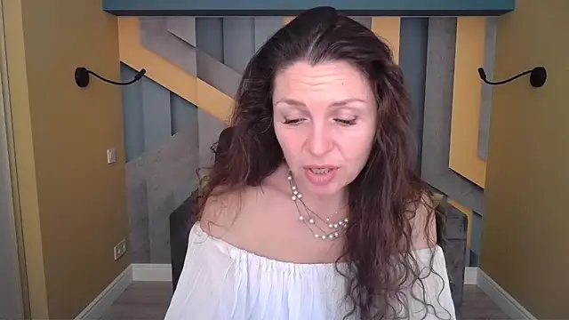 Онлайн чат XXX EllaLong