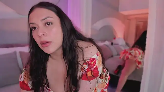 Nicolle_W's Live XXX Chat