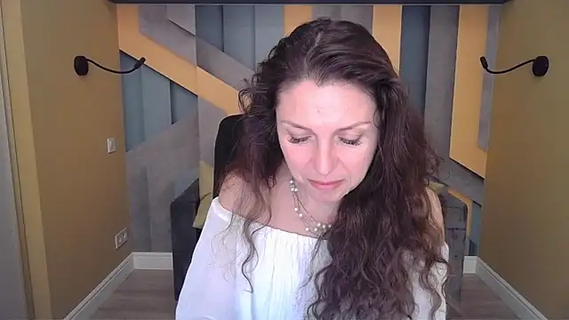 دردشة EllaLong الجنسية المباشرة