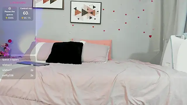 PauleteW10's Live Sex Cam Show