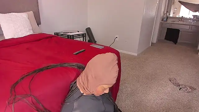 yiauana Show in webcam