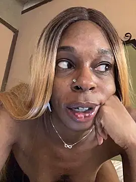 Chat +18 de Jasmine_FullsShine ao vivo