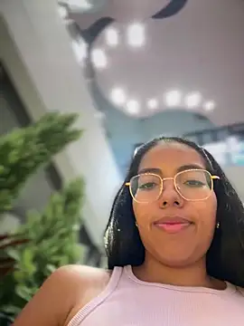 Chat +18 de SheenaBrooke ao vivo