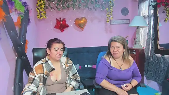 lesbiancuple 现场XXX聊天