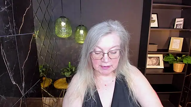 NataliMellow Adlı Modelin Canlı XXX Sohbeti