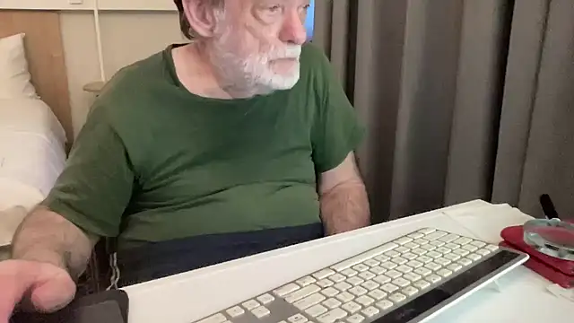 coach-karl's Live XXX Chat