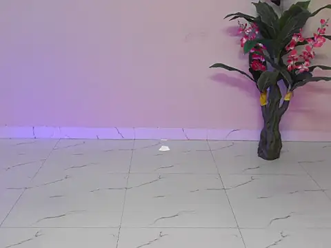 Saanvi_01 Show Webcam