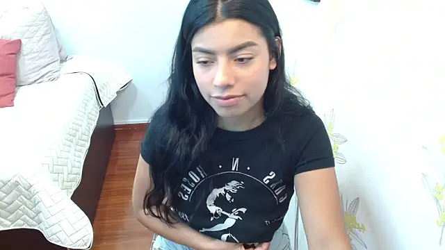 Chatroom XXX en direct de Laia_white