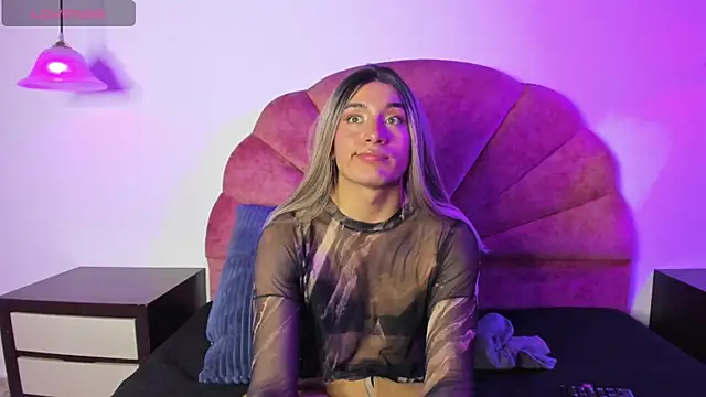 brihanna-youngn Webbikameraesitys