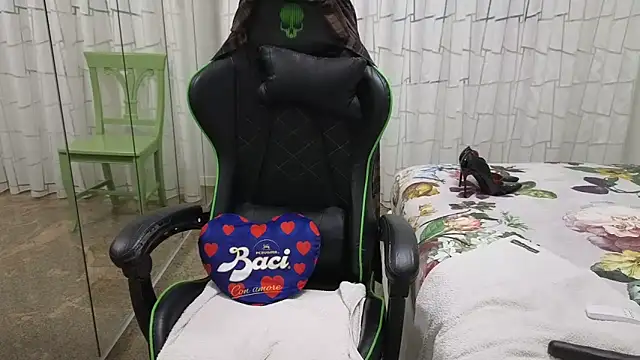 __Nina's Webcam Show