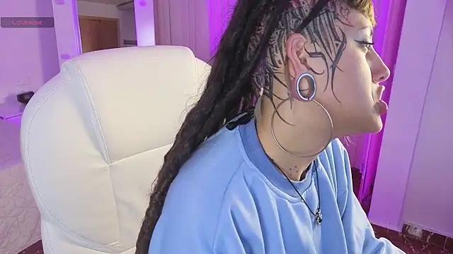 _sharlotte777のライブXXXチャット