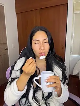 Chatroom XXX en direct de ArianaReynoldss