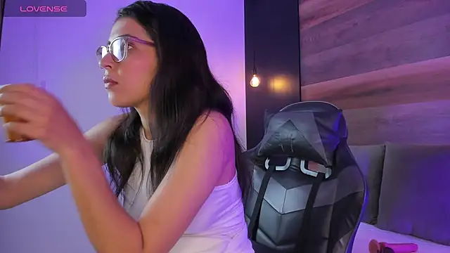 desireee_ Adlı Modelin Canlı XXX Sohbeti