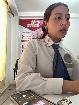 Emily-7_ 即時 XXX 聊天