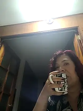 Scarlet_curly8aのライブXXXチャット