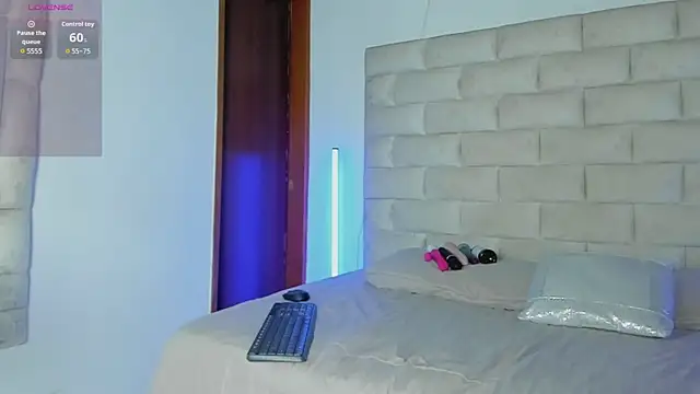 HollyGrey_ Adlı Modelin Canlı XXX Sohbeti