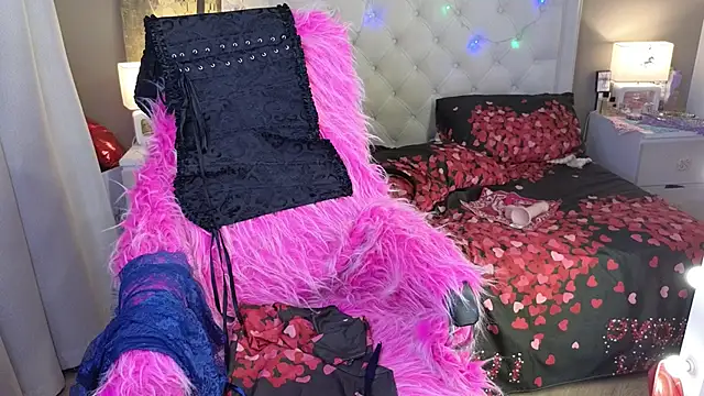 RoxalanaStar Adlı Modelin Canlı XXX Sohbeti