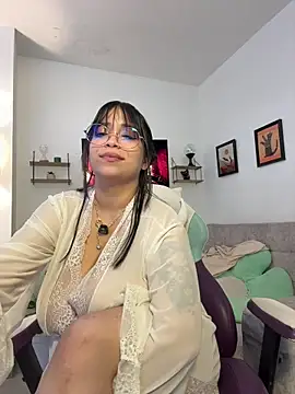 XXX chat uživo modela tati_reyess