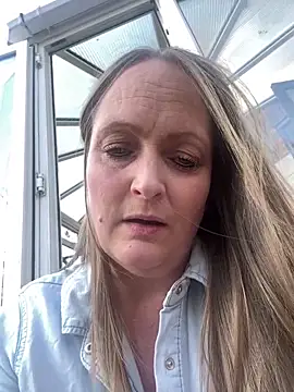 HoneyBluex's Live XXX Chat