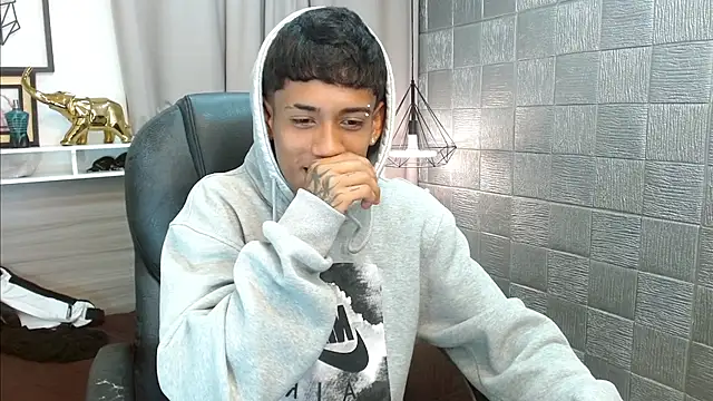 Онлайн чат XXX Alan_Cute18