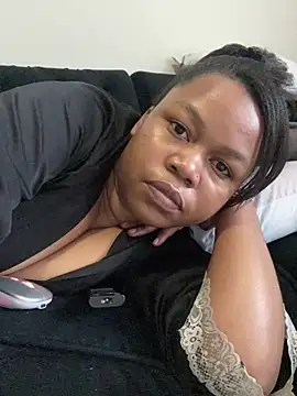 GoldenAss07's Live XXX Chat