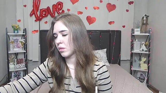 LauraHlot's Live XXX Chat