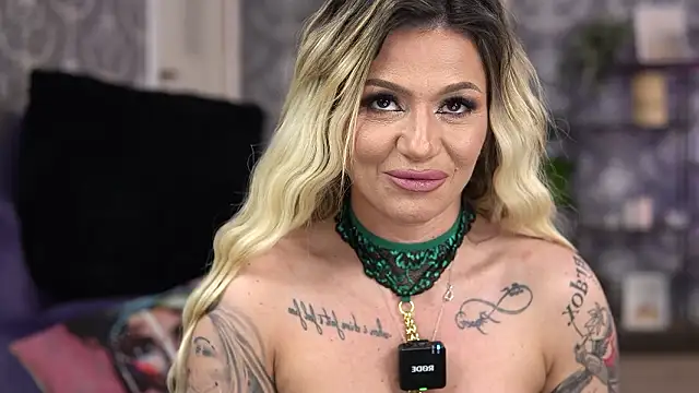 XXX chat uživo modela AlmaVelia