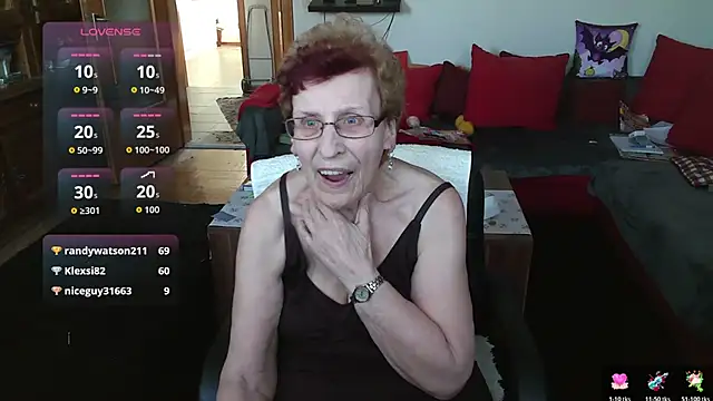 Chatroom XXX en direct de HeisseomaOriginal