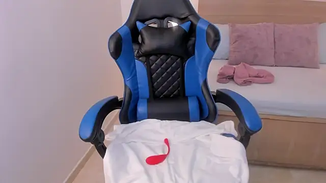 izaro22's Live XXX Chat