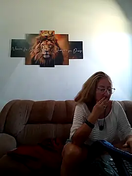 MILEIDE980 élő XXX-chatje