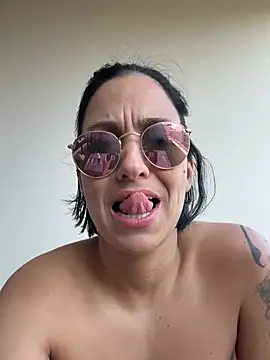 LaPetiteKim's Webcam Show