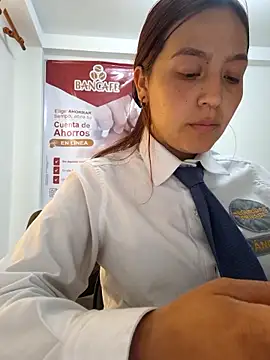 Emily-7_ Adlı Modelin Canlı XXX Sohbeti