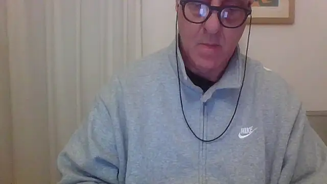 ANONIMO7735 Show in webcam