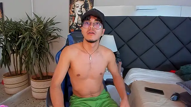 kai_storn's Live XXX Chat