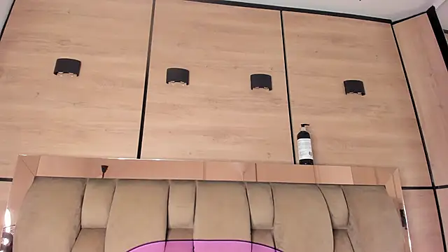 karol_lewiss Chat XXX in diretta