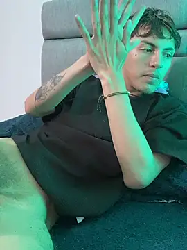 Chat +18 de NaytonFreeman ao vivo