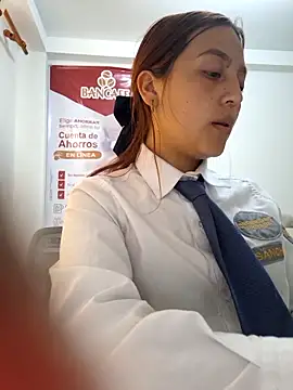 Emily-7_ Live XXX-Chat