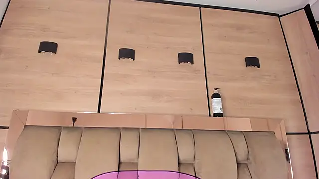 karol_lewiss Adlı Modelin Canlı XXX Sohbeti