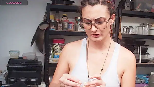 hornyhippies0080 – Live XXX-chat