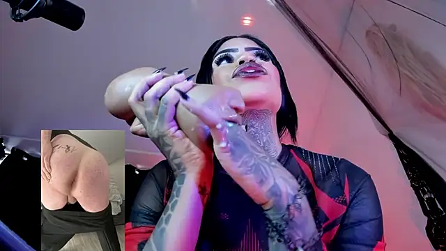 deborah_tatto: απευθείας συνομιλία ΧΧΧ